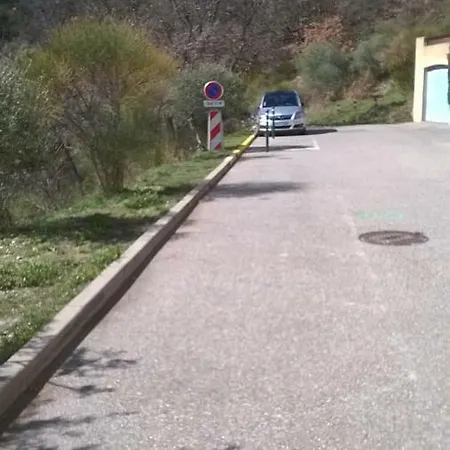 Les Hauts Du سانت كروا دي فيردون